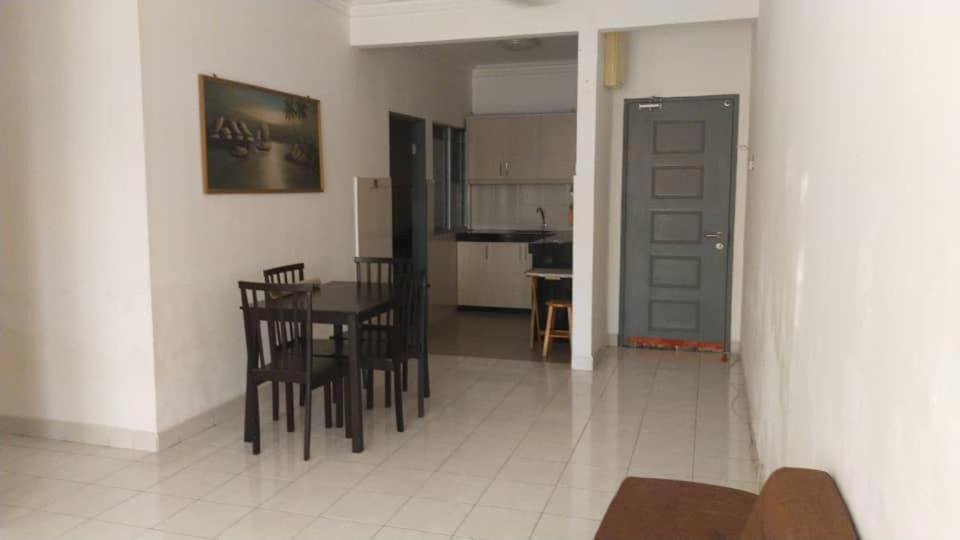 Rizqi Homestay Prima Presint 11 פוטראג'איה מראה חיצוני תמונה